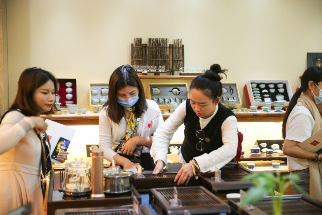 熱烈歡迎中國評茶師 · 茶藝師同學(xué)聯(lián)誼會的老師們到訪漢唐臺州總部插圖14